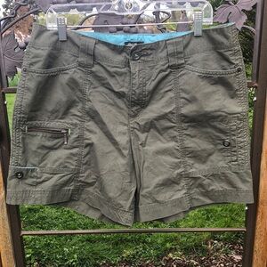 Eddie Bauer Mercer Fit green cotton blend outdoors shorts size 14P